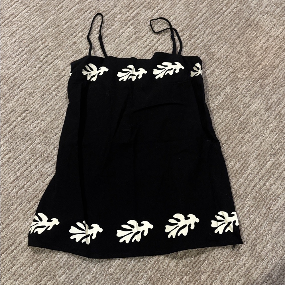 Black and White Leaf Pattern Women's Top